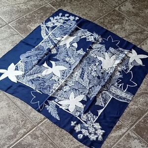 Liz Claiborne Navy and White Scarf